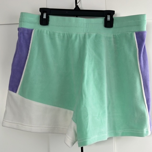 Juicy couture new with tags shorts large - Picture 4 of 4